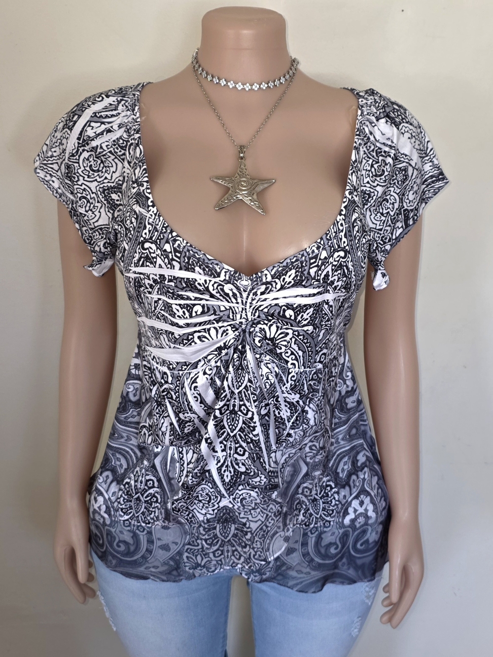 ☆Apt. 9 Black and White Paisley Twist-Front Scoop Neck Top☆